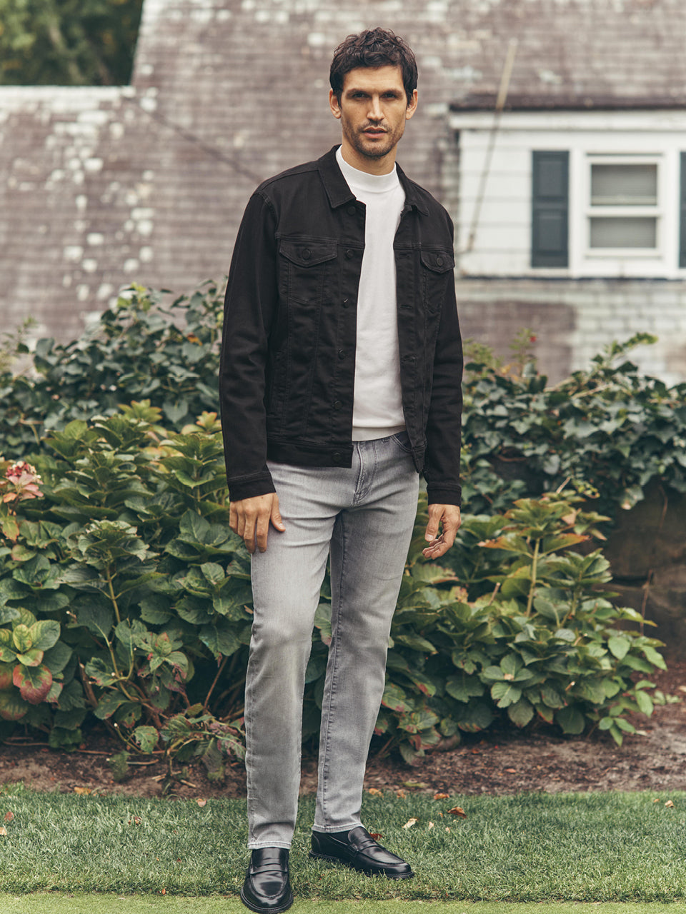 Courage Straight Leg Jeans In Light Grey Urban