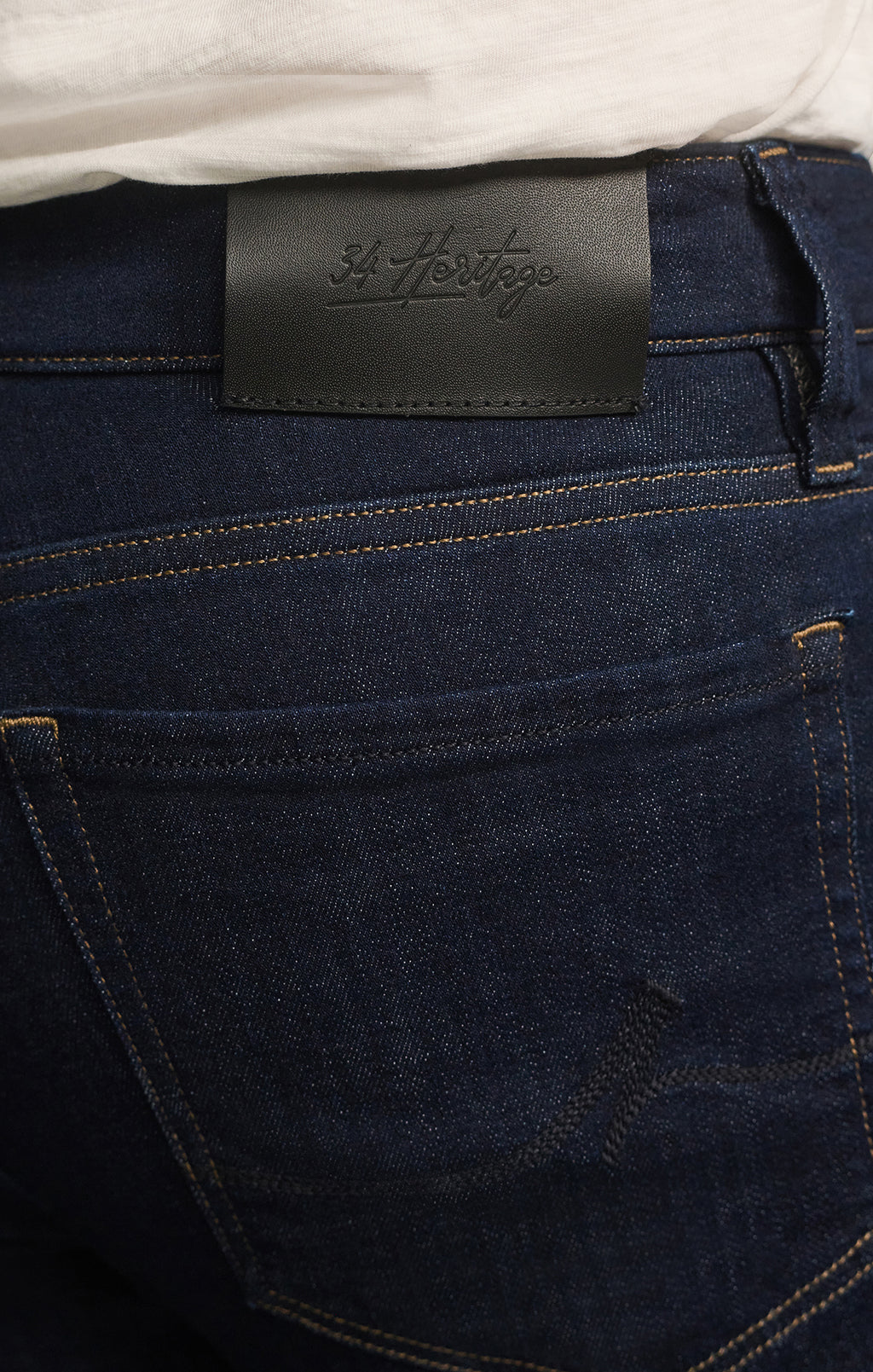 Courage Straight Leg Jeans in Rinse Organic Ultra