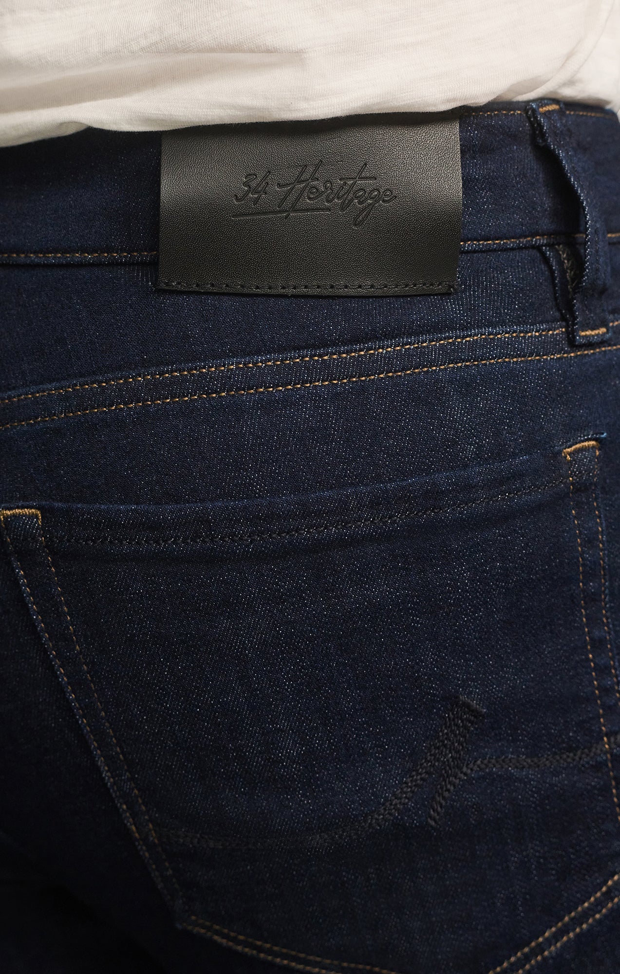 Courage Straight Leg Jeans in Rinse Organic Ultra