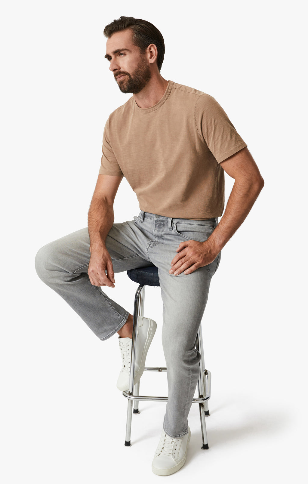 Courage Straight Leg Jeans In Light Grey Urban