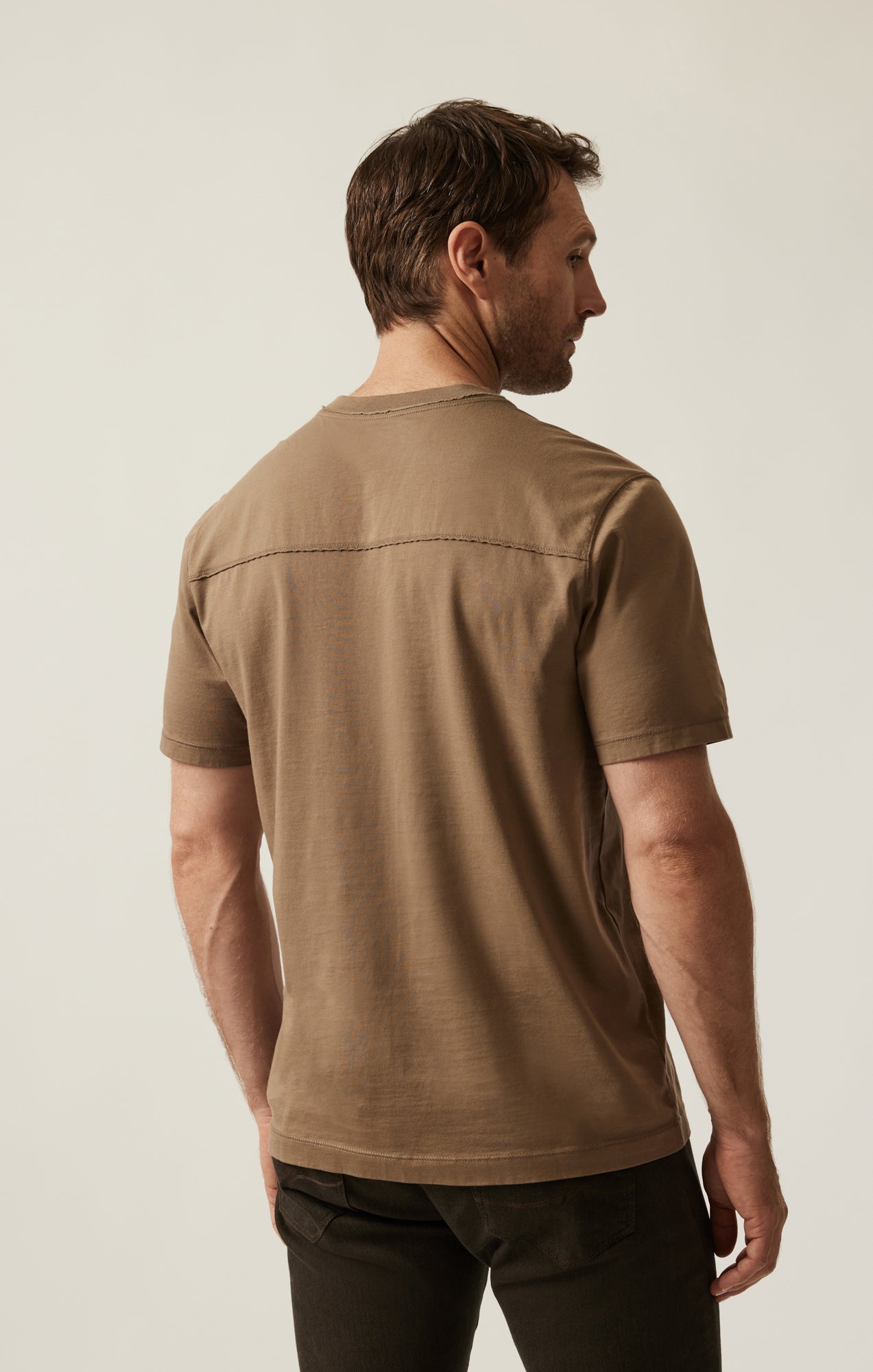 34 Heritage Men's Deconstructed V-Neck T-Shirt In Shitake