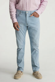 Charisma Relaxed Straight Jeans In Bleach Kona