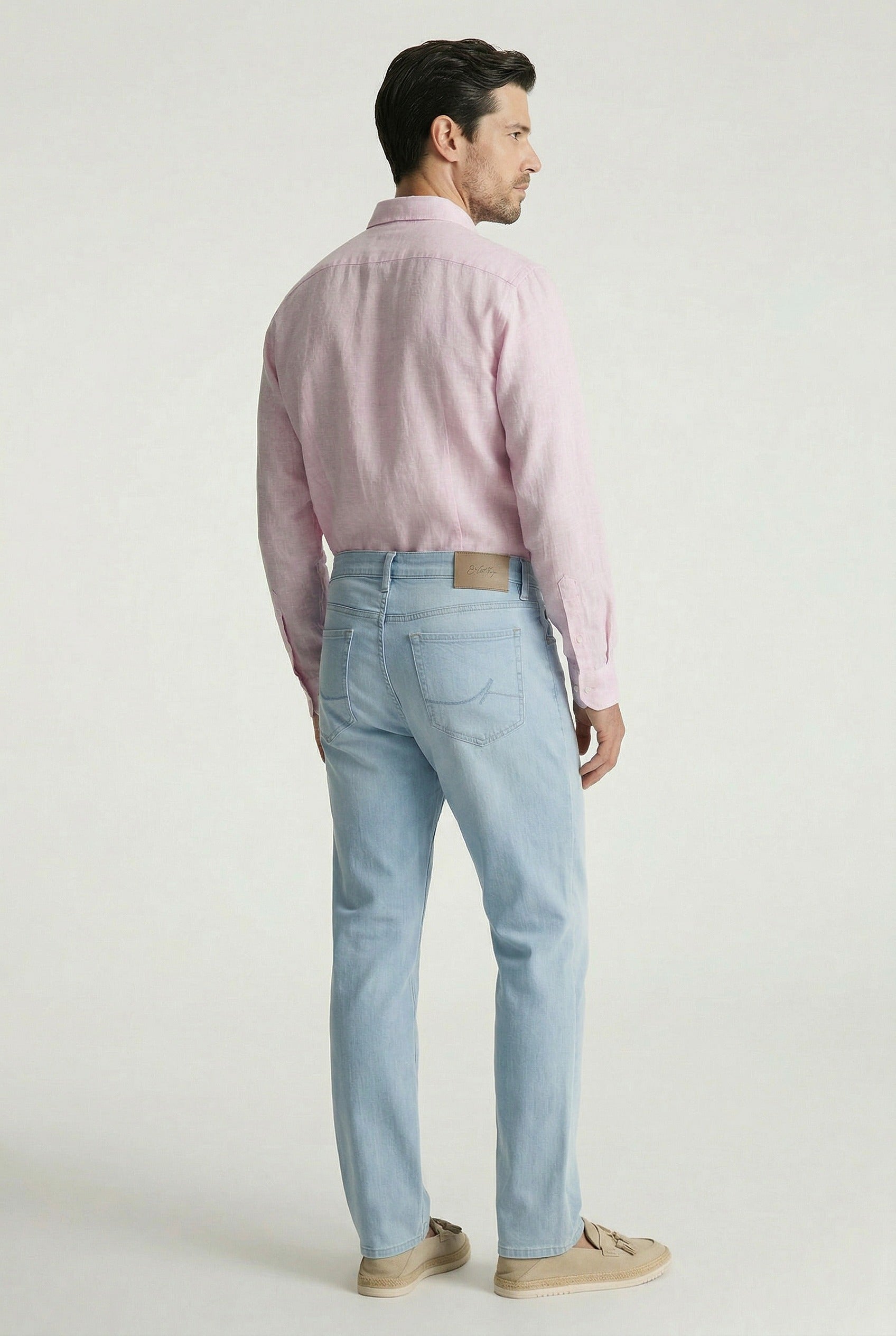 Charisma Relaxed Straight Jeans In Bleach Kona