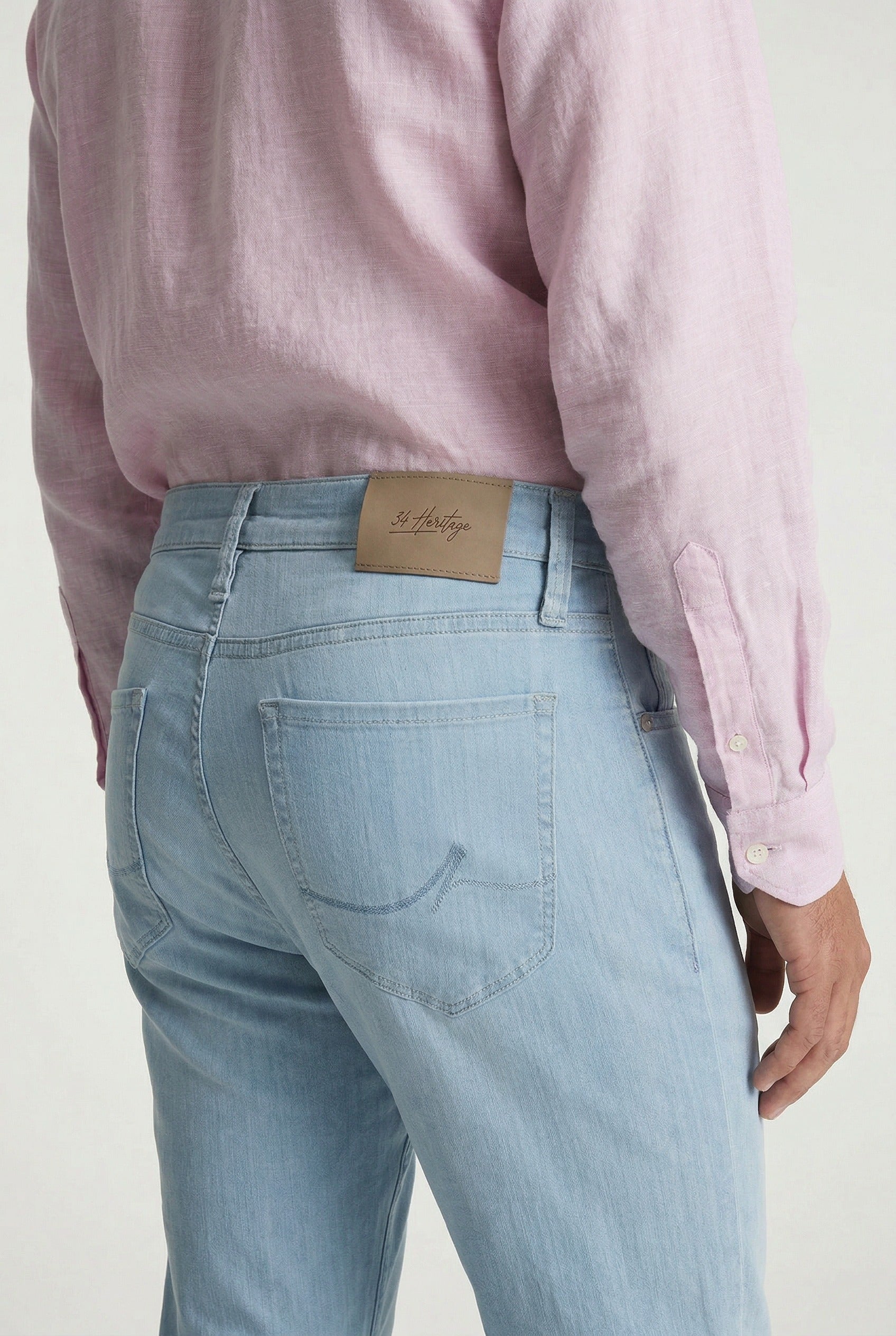 Charisma Relaxed Straight Jeans In Bleach Kona
