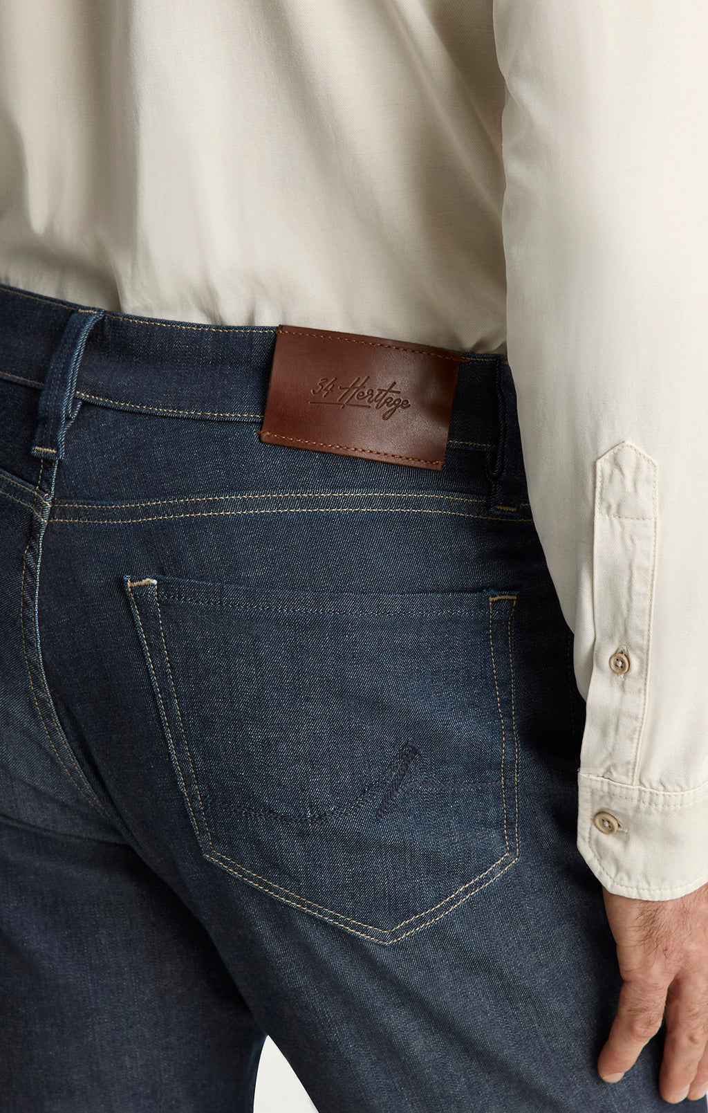 Charisma Relaxed Straight Jeans In Mid Soft