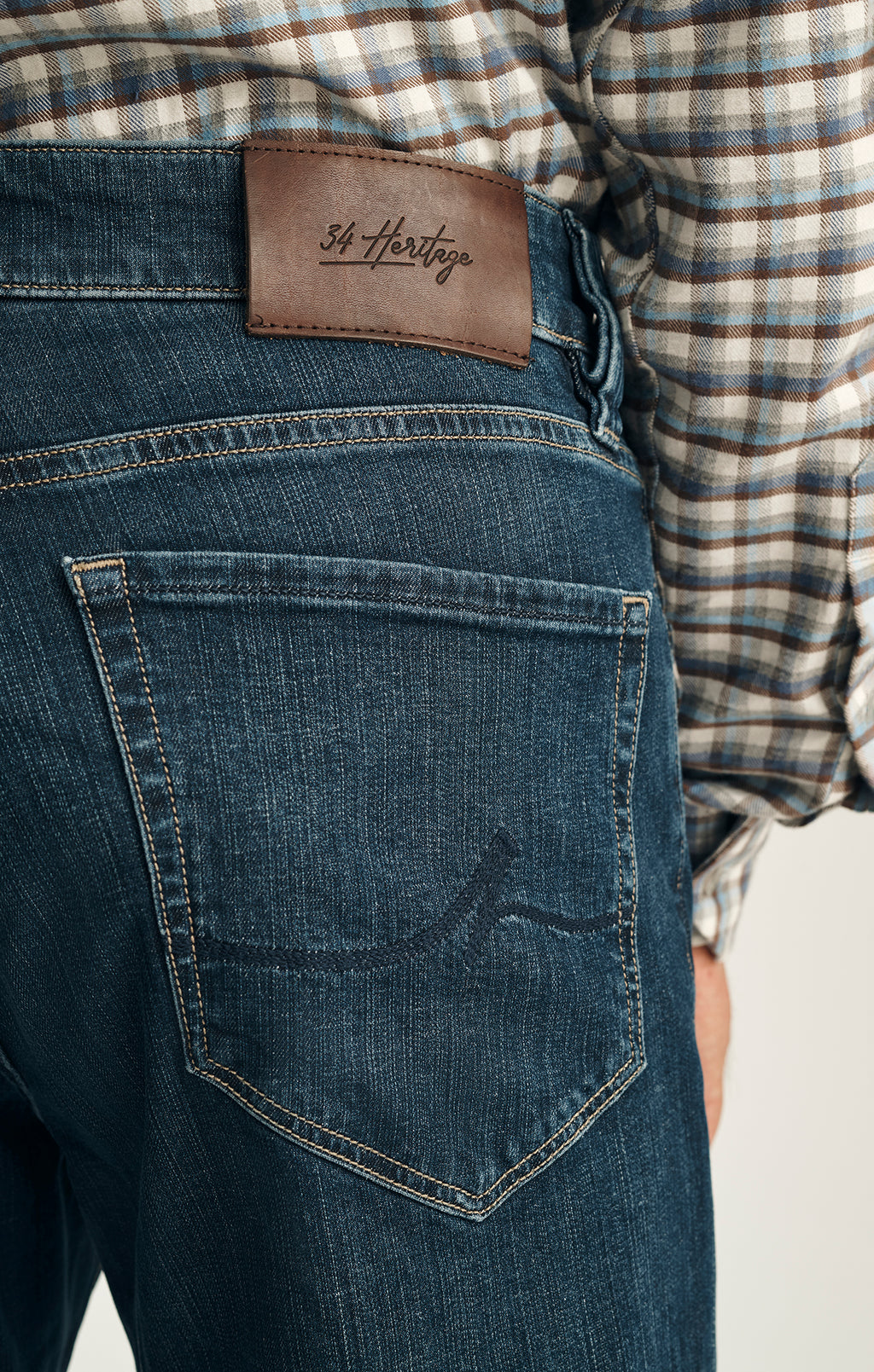 Charisma Classic Fit Jeans In Rinse Soft