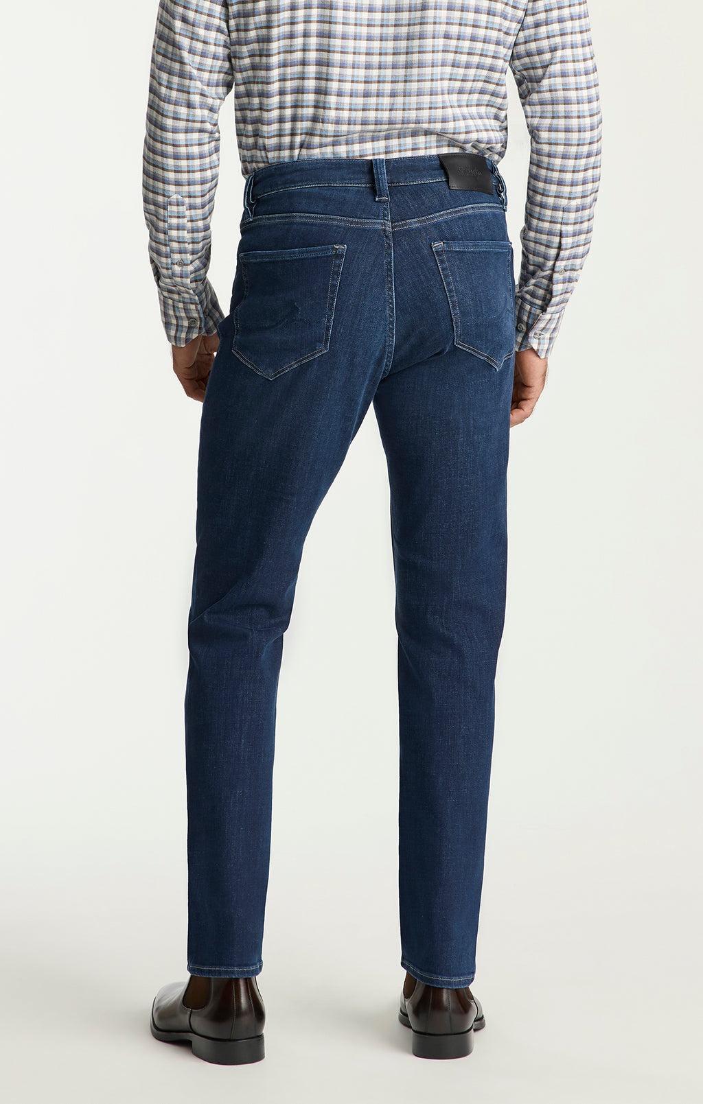 Charisma Relaxed Straight Jeans in Rinse Brushed Organic Ultra