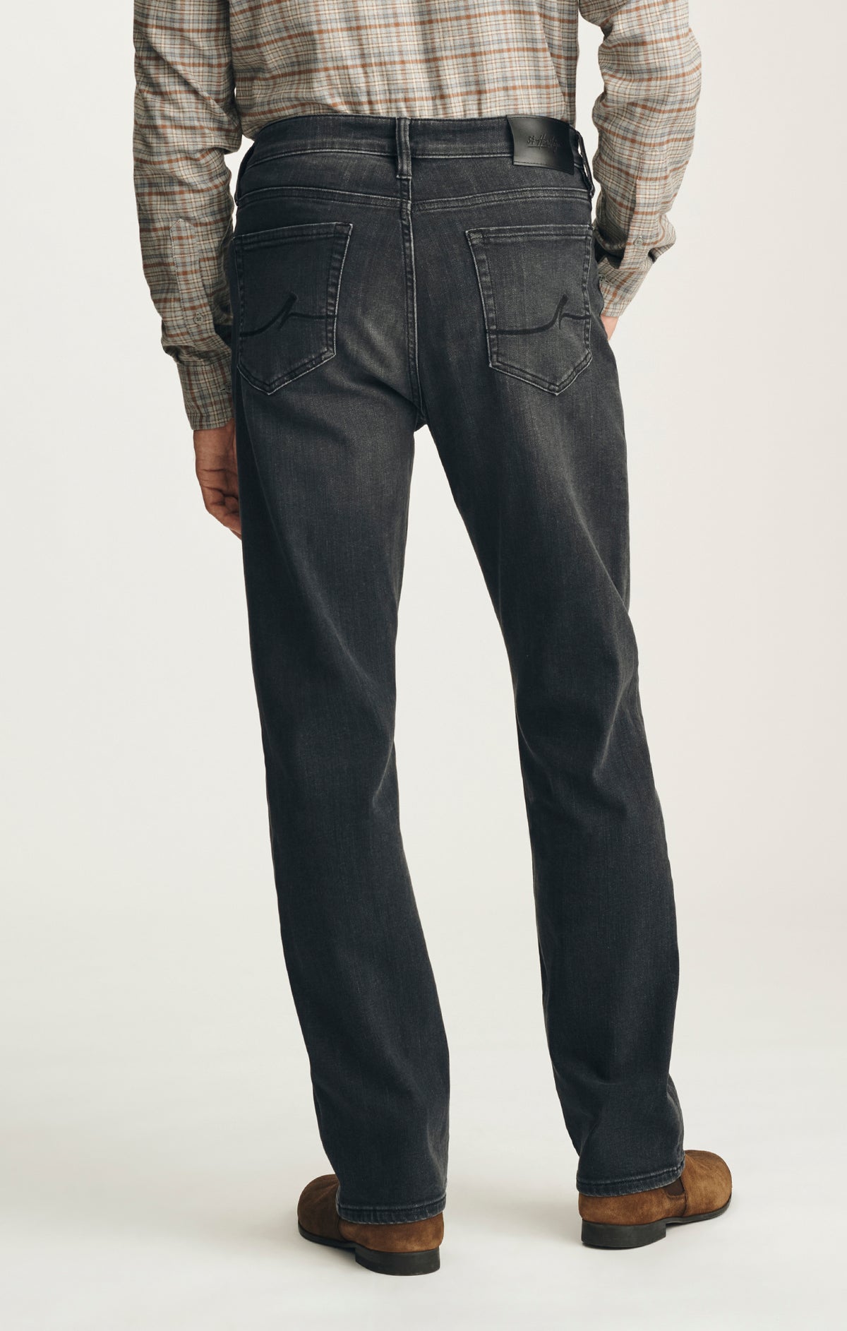 Camino Relaxed Straight Jeans in Smoke Vintage