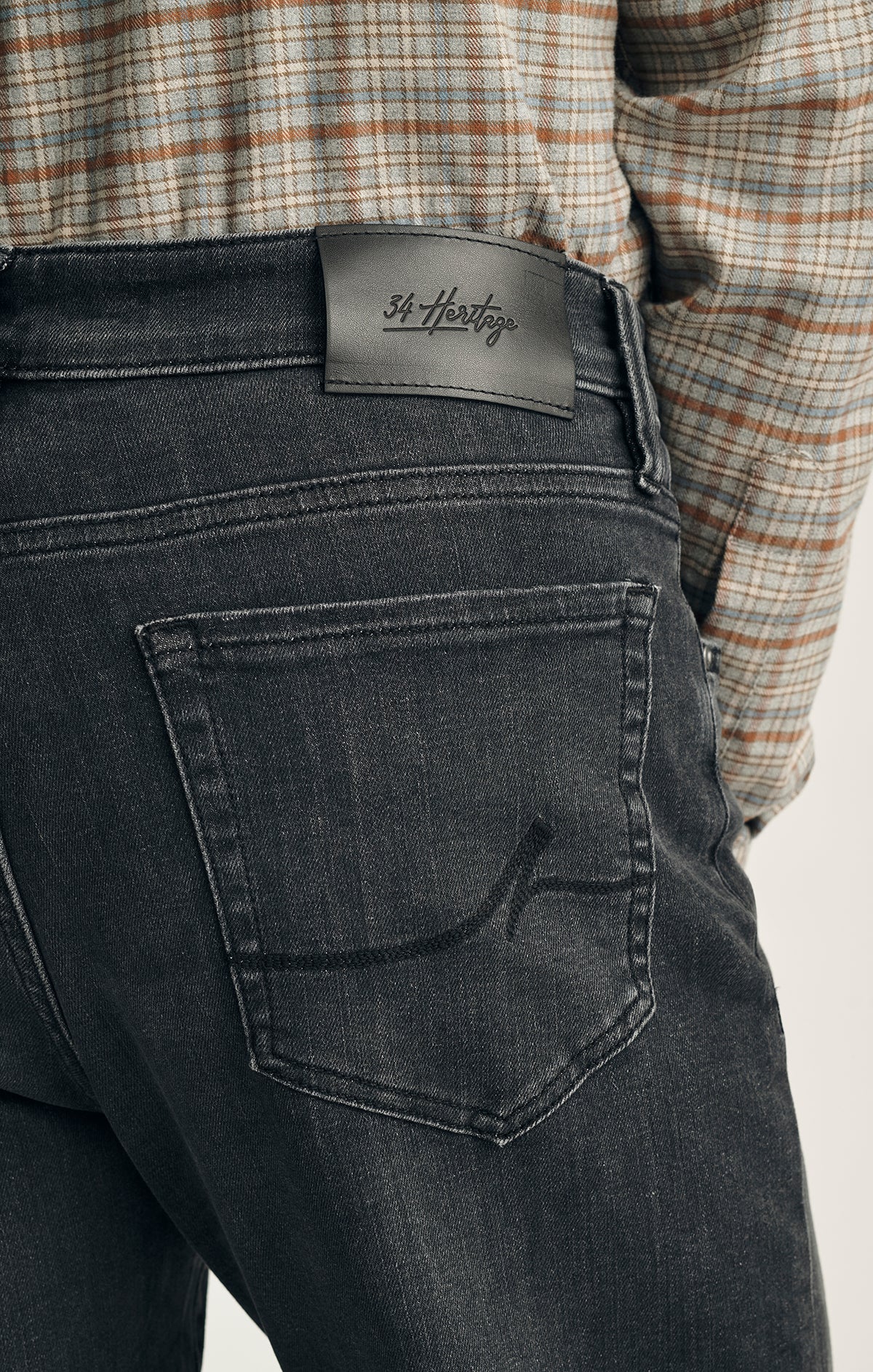 Camino Relaxed Straight Jeans in Smoke Vintage