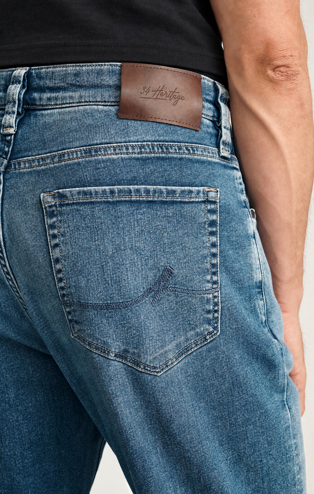 Charisma Relaxed Straight Jeans in Light Foggy Aerodenim
