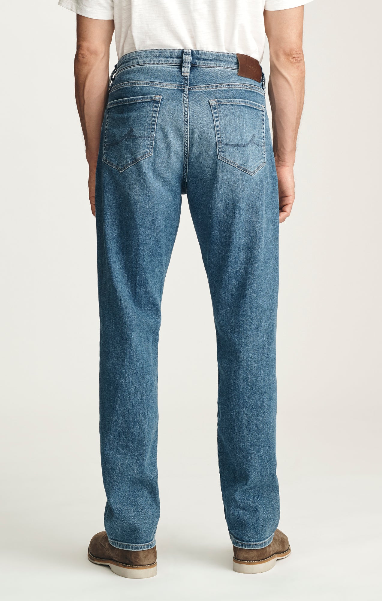 Courage Straight Leg Jeans in Light Foggy Aerodenim