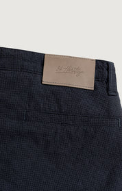 Arizona Slim Shorts In Navy Seersucker