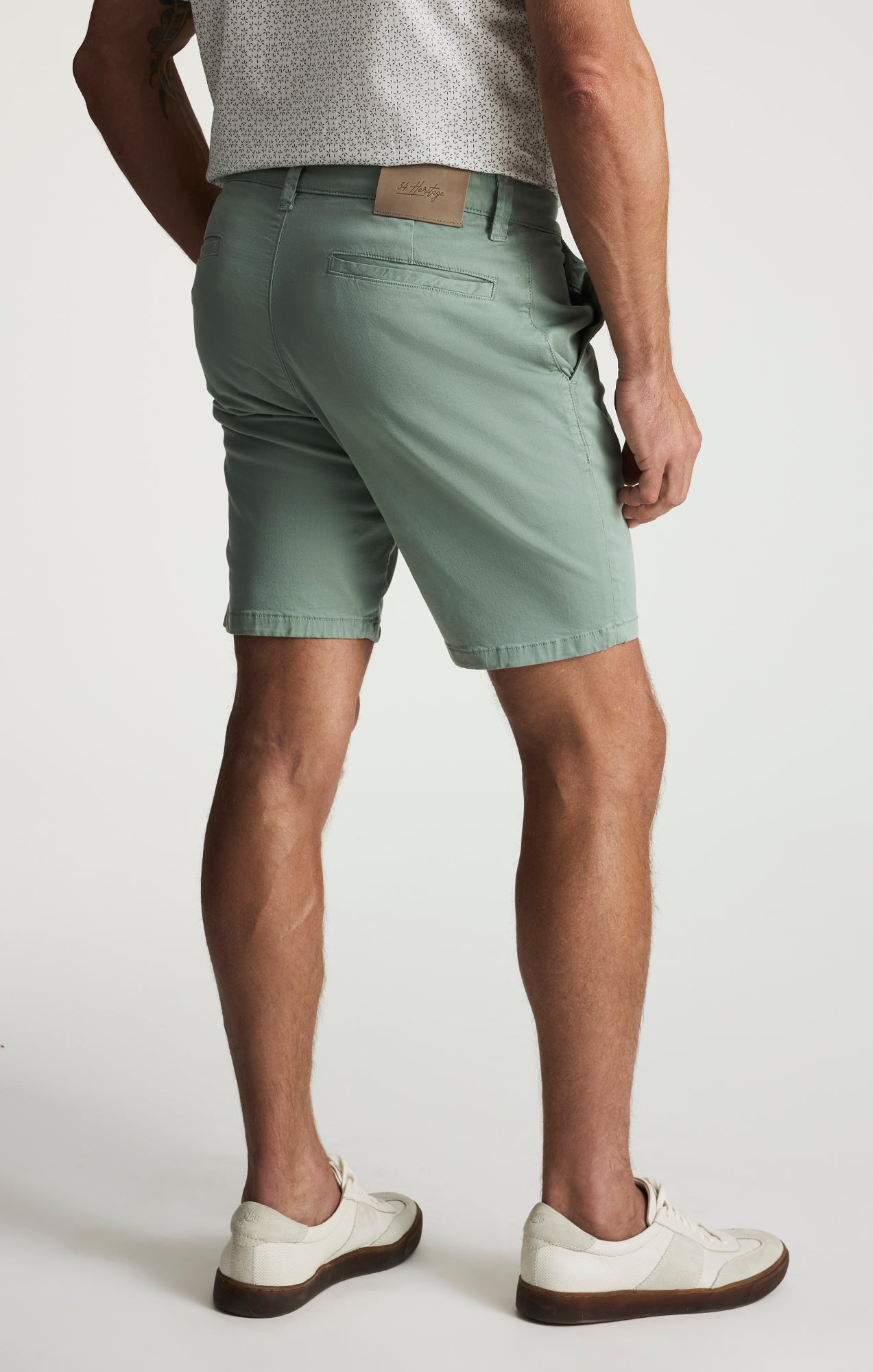 Arizona Slim Shorts In Iceberg Green Twill