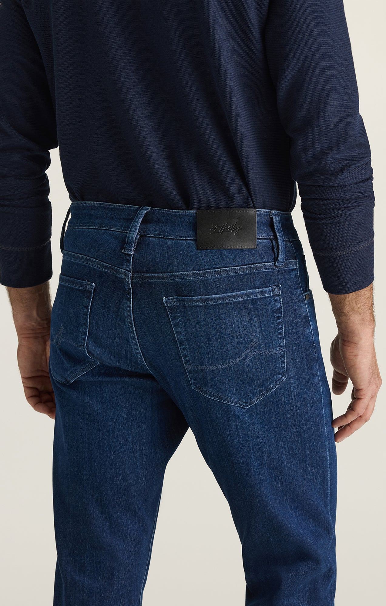 Camino Relaxed Straight Jeans in Dark Brushed Urban