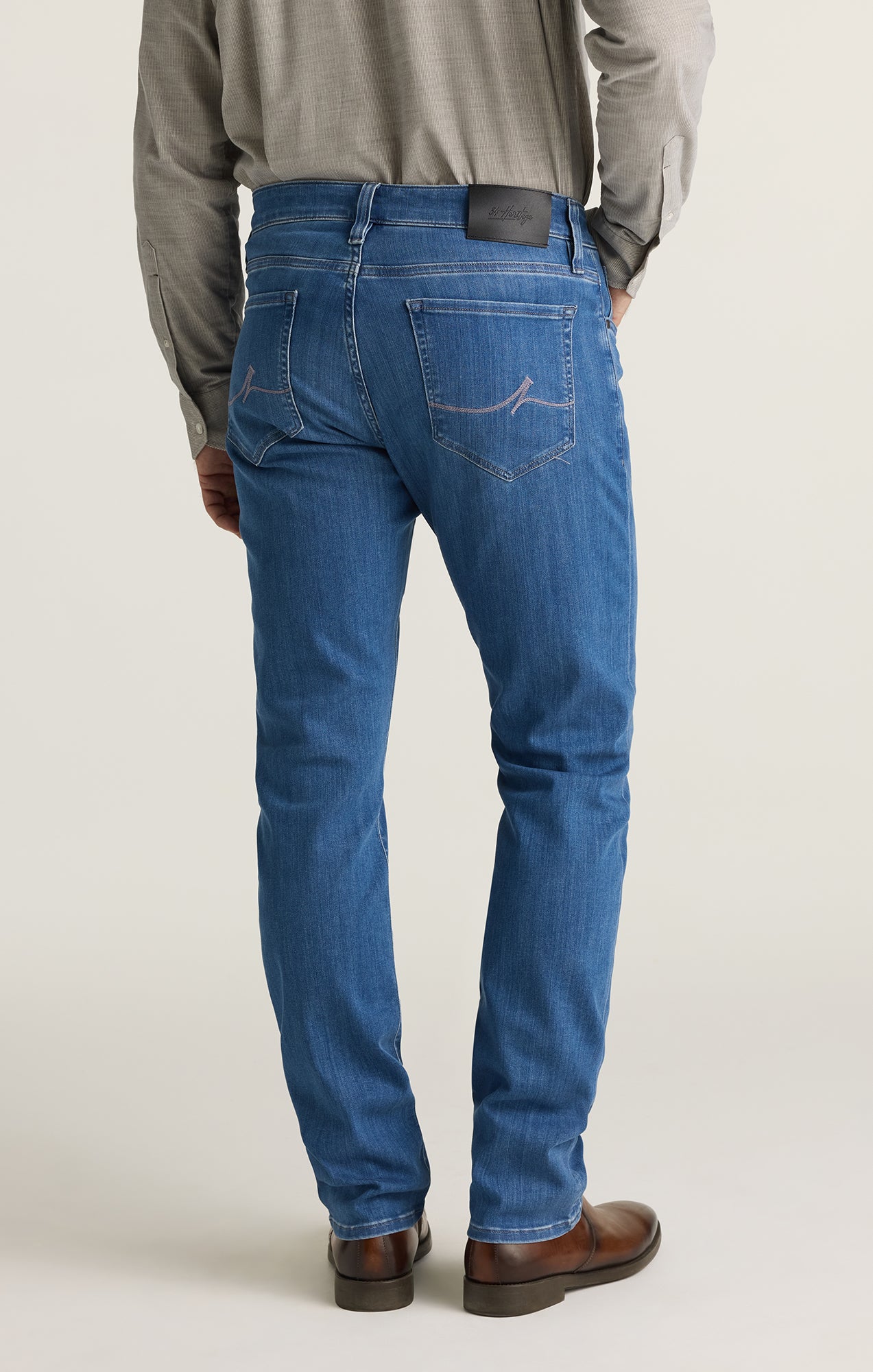 Courage Straight Leg Jeans in Light Brushed Urban