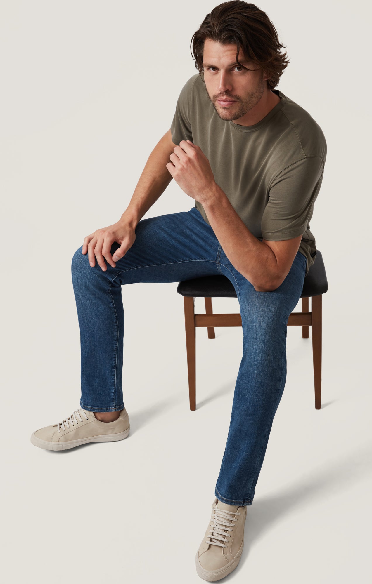 Courage Straight Leg Jeans in Mid Soft