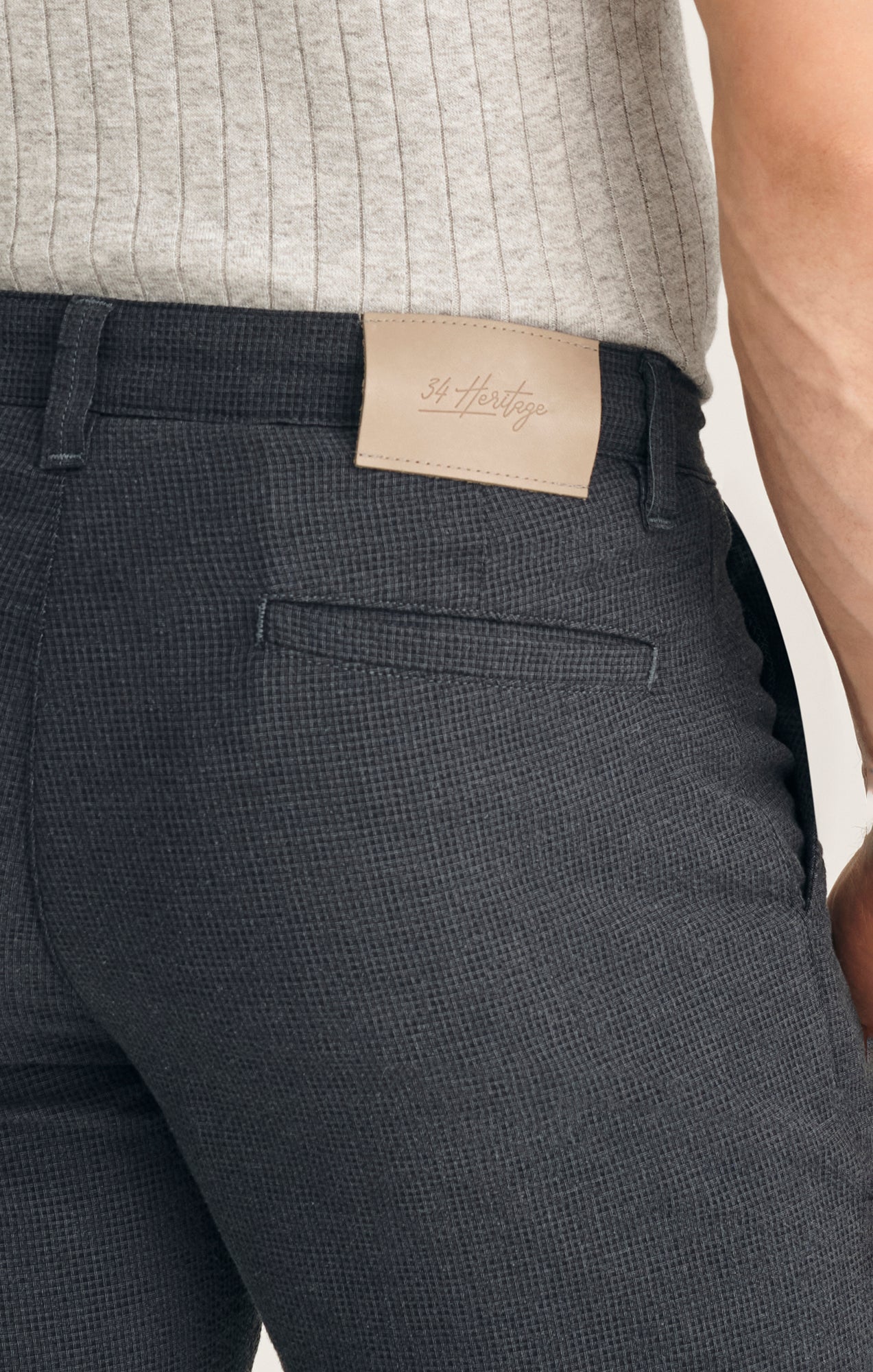Arizona Slim Shorts In Navy Seersucker