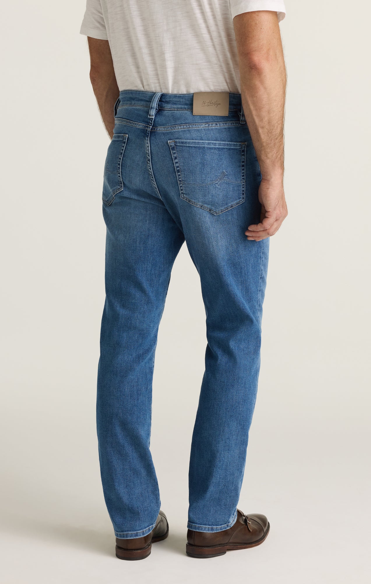 Charisma Relaxed Straight Jeans in Light Brushed Aerodenim
