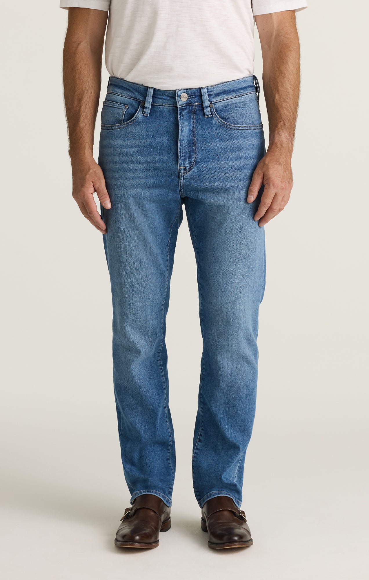 Charisma Relaxed Straight Jeans in Light Brushed Aerodenim
