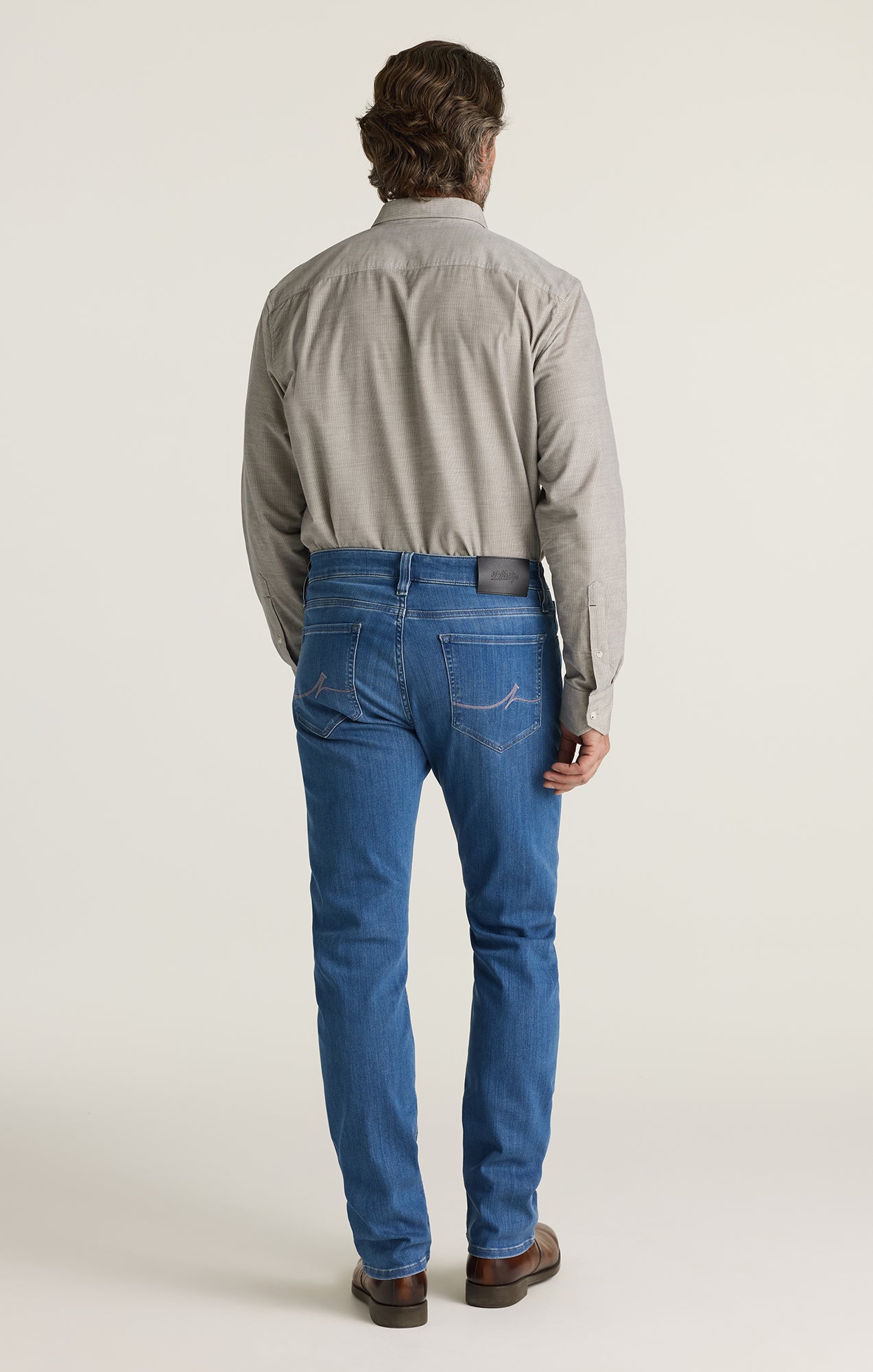 Courage Straight Leg Jeans in Light Brushed Urban