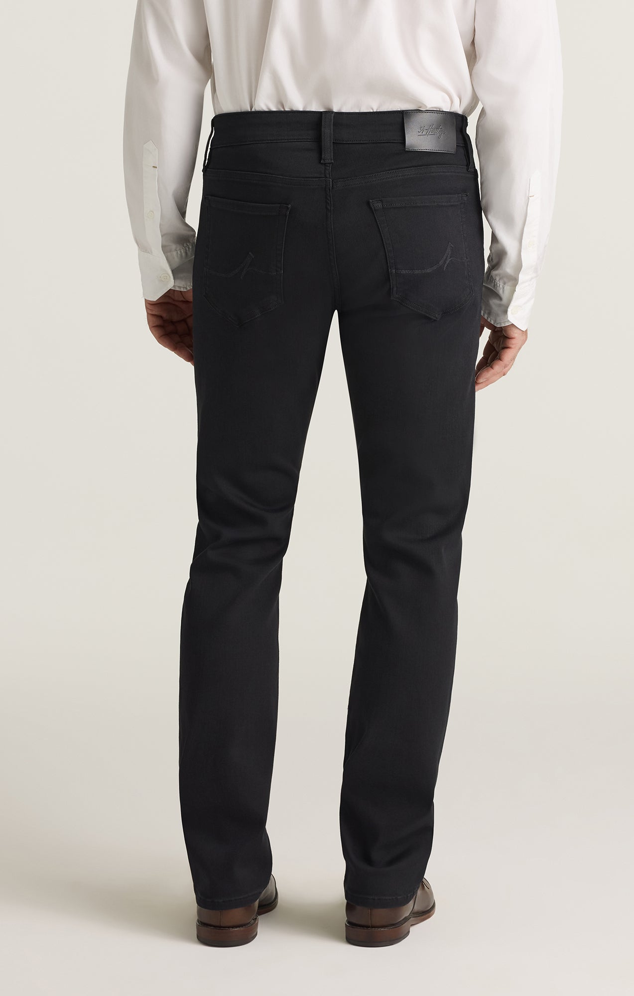 Camino Relaxed Straight Jeans in Black Urban