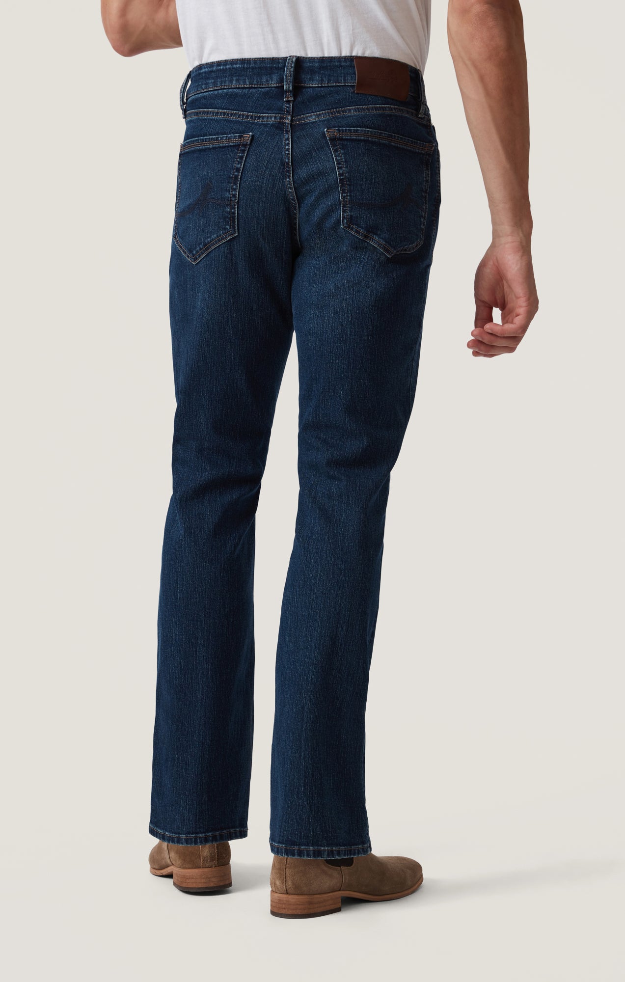 Charisma Relaxed Straight Jeans In Mid Comfort