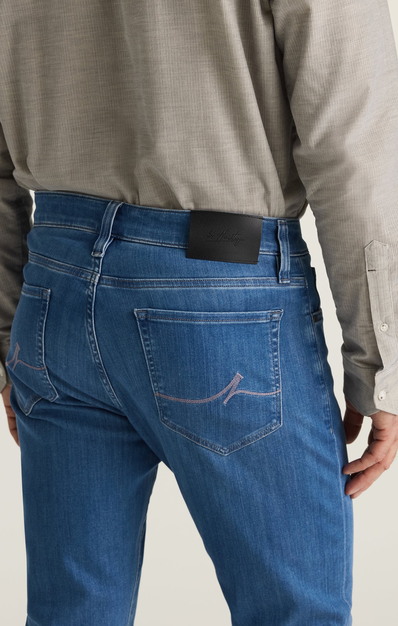 Courage Straight Leg Jeans in Light Brushed Urban