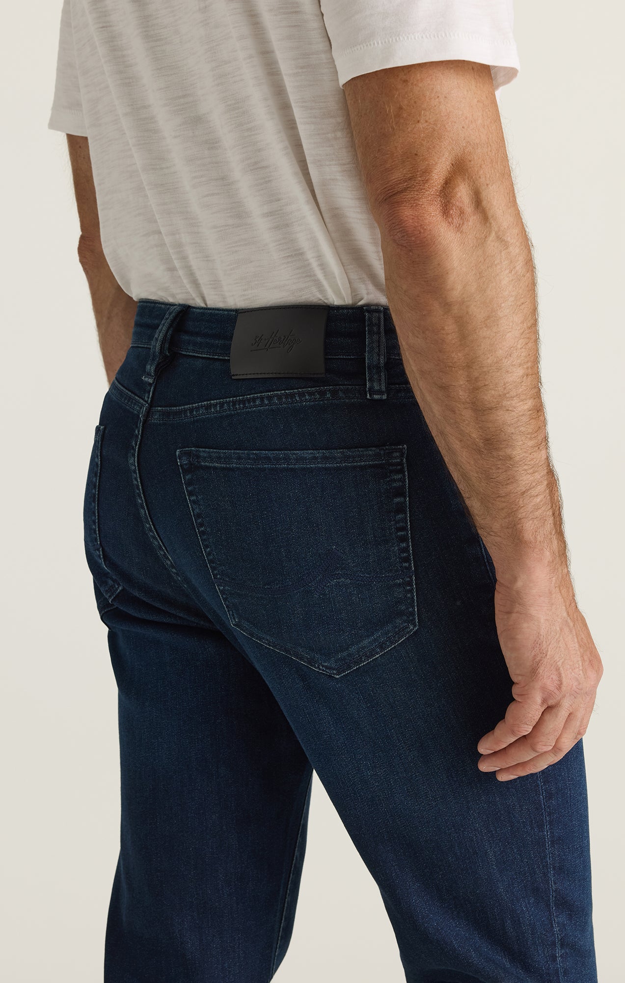 Charisma Relaxed Straight Jeans in Rinse Brushed Aerodenim