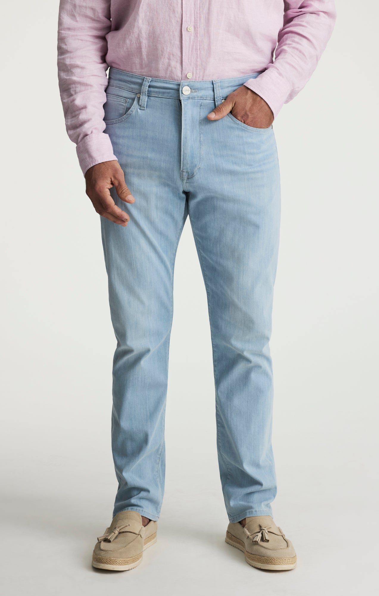 Courage Straight Leg Jeans In Bleach Kona