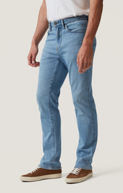 Charisma Relaxed Straight Jeans In Light Comfort