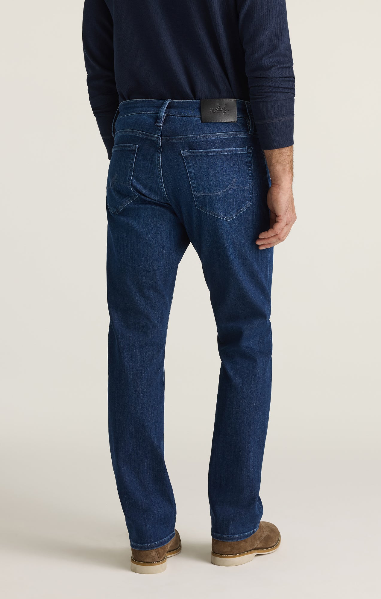 Camino Relaxed Straight Jeans in Dark Brushed Urban