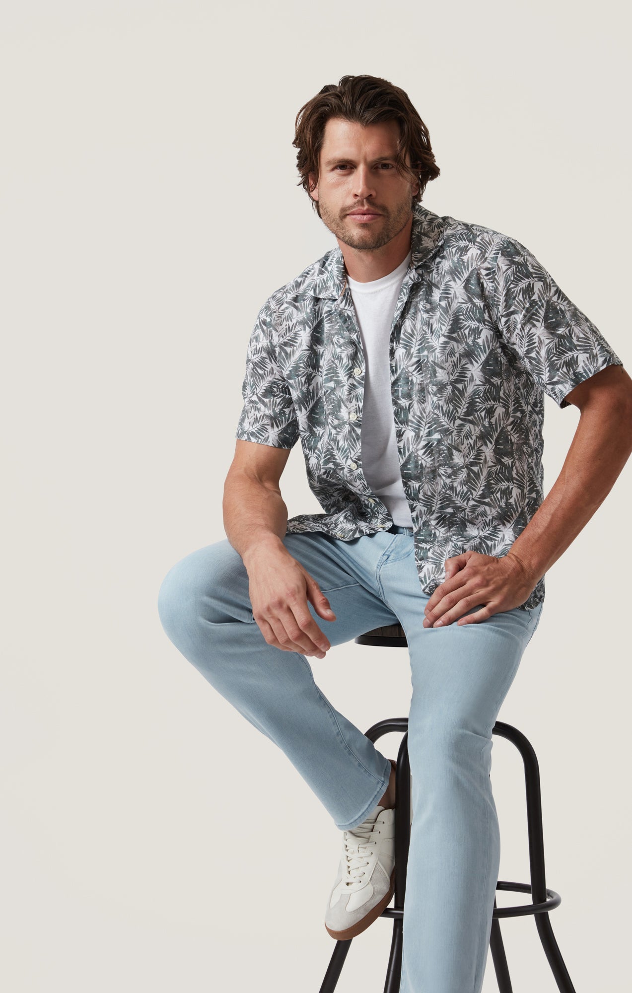 Courage Straight Leg Jeans in Ice Blue Urban