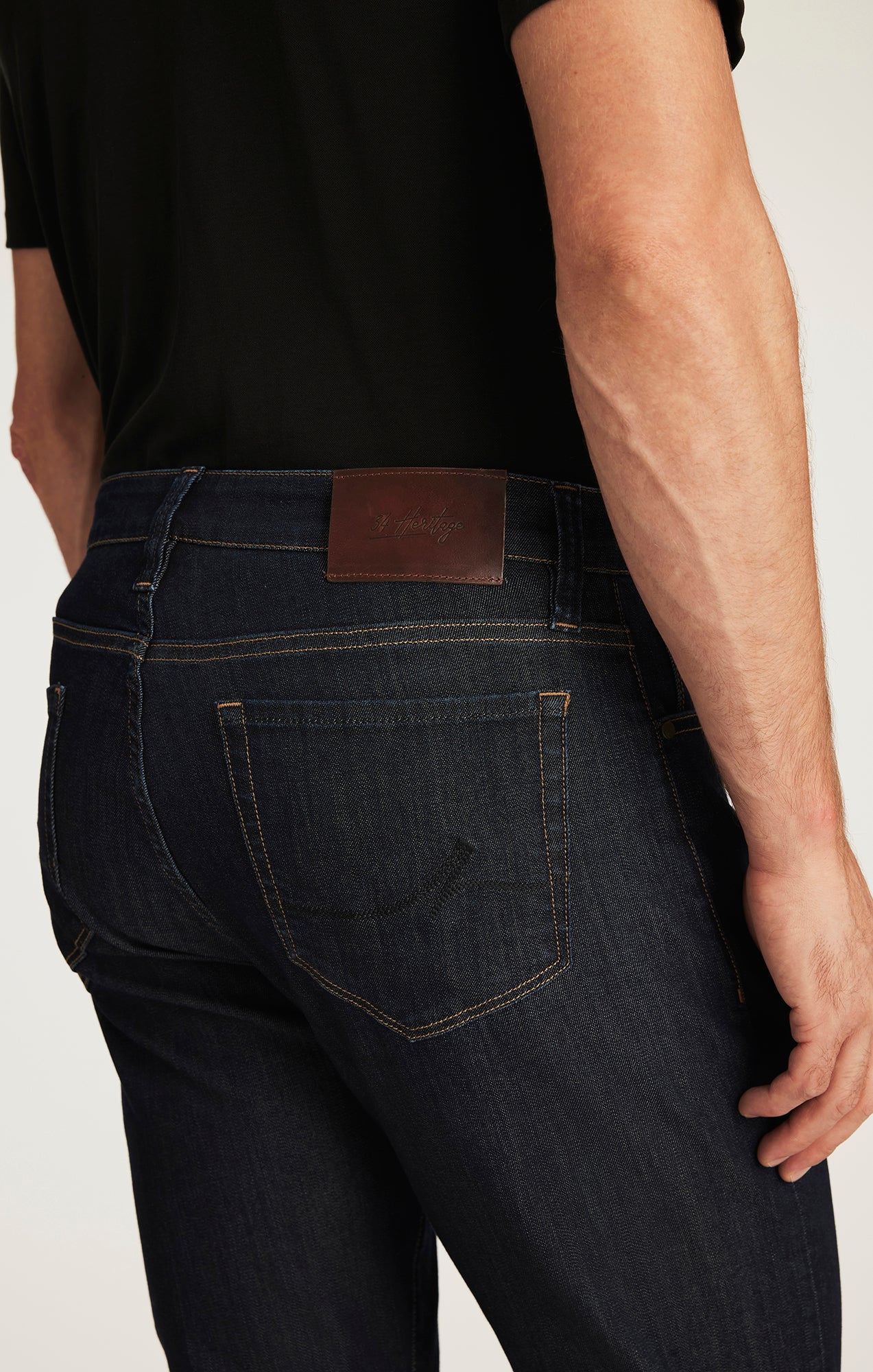 Courage Straight Leg Jeans in Rinse Vintage