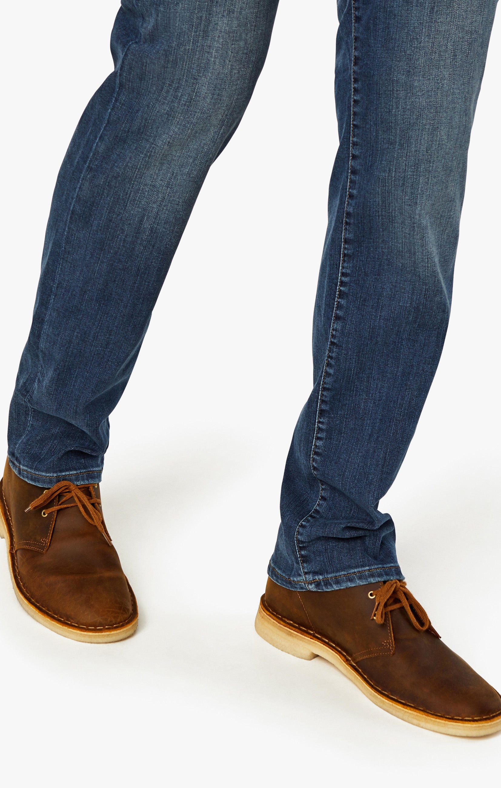 Courage Straight Leg Jeans In Mid Vintage Image 9