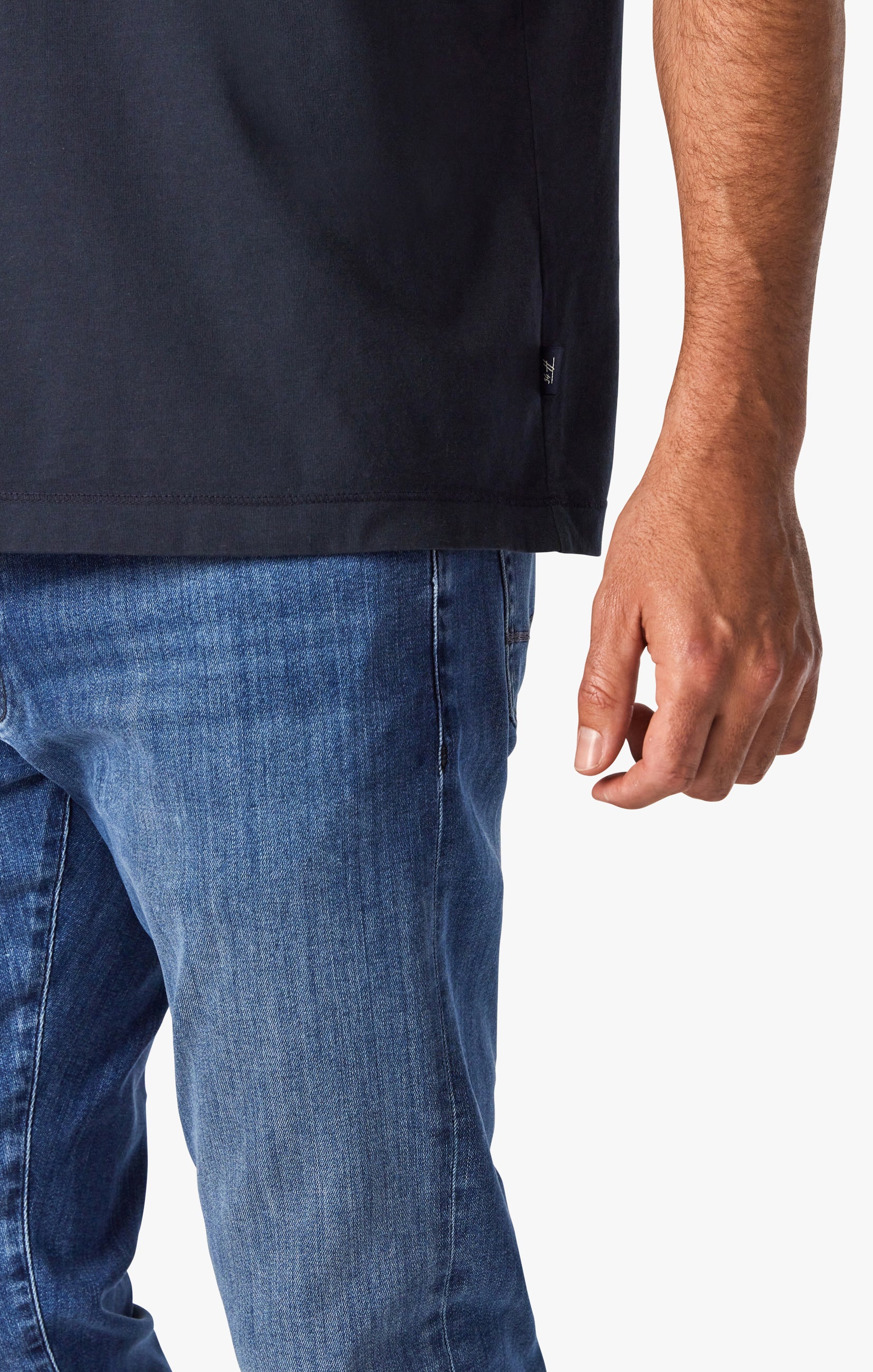 34 Heritage Men's Deconstructed V-Neck T-Shirt in Dark Navy